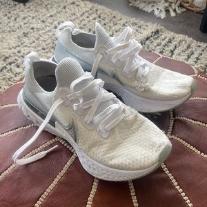 Nike infinity react running shoes